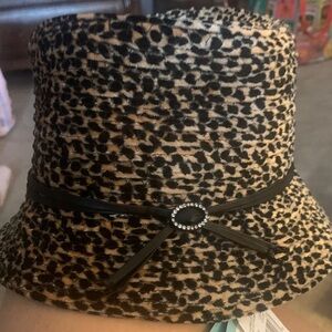 Betmar New York Leopard Print chenille Fedora Bucket Hat with Black Trim NWT